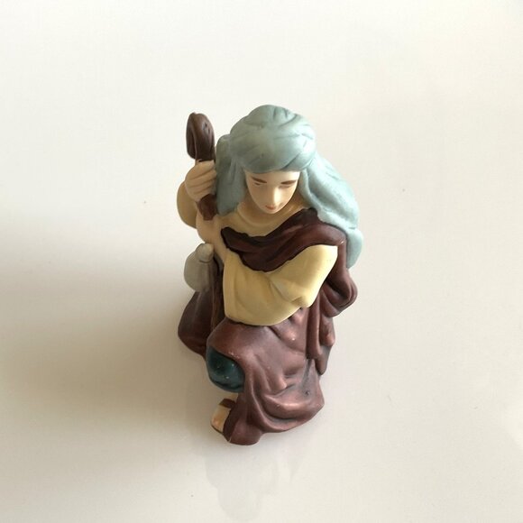 VINTAGE SHEPHERD NATIVITY FIGURINE CHRISTMAS  HOLIDAY DECOR - Picture 4 of 10